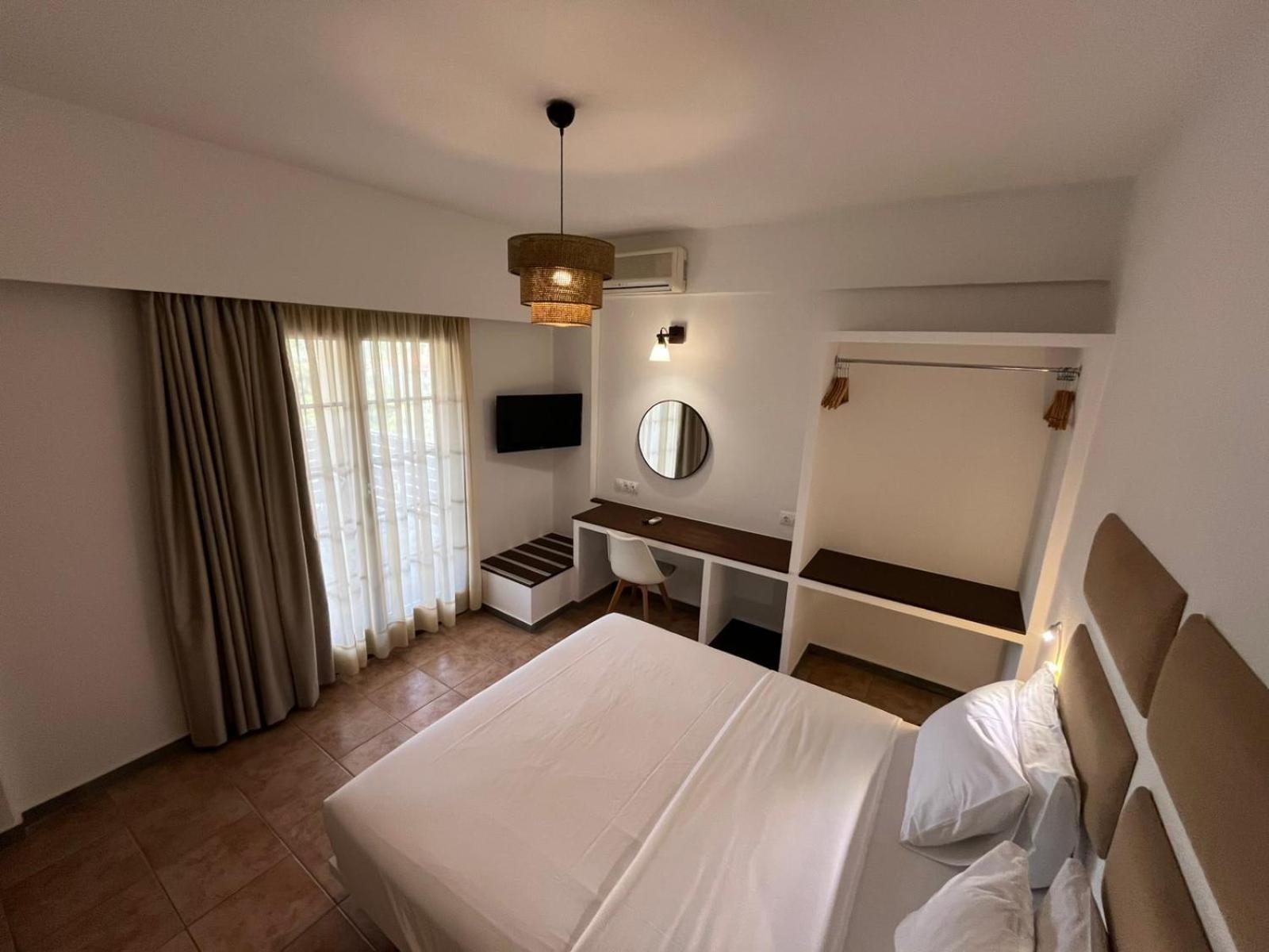 Skopelos Holidays Hotel & Spa Екстериор снимка